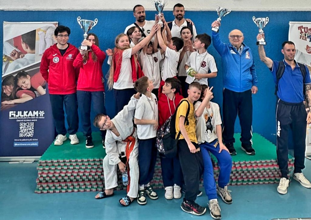ESORDIENTI B E GIOVANISSIMI DELL ACCADEMIA JUDO FANO DOMINANTI A CASTELLEONE
